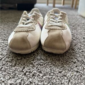 Nike Kids Shoes in White and Tan